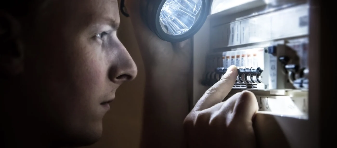 Electrical Problem Warning Signs - Stafford Home Service Inc.