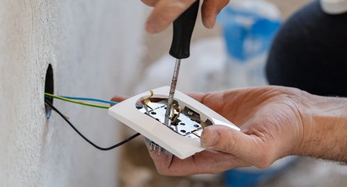 electrical outlet repair